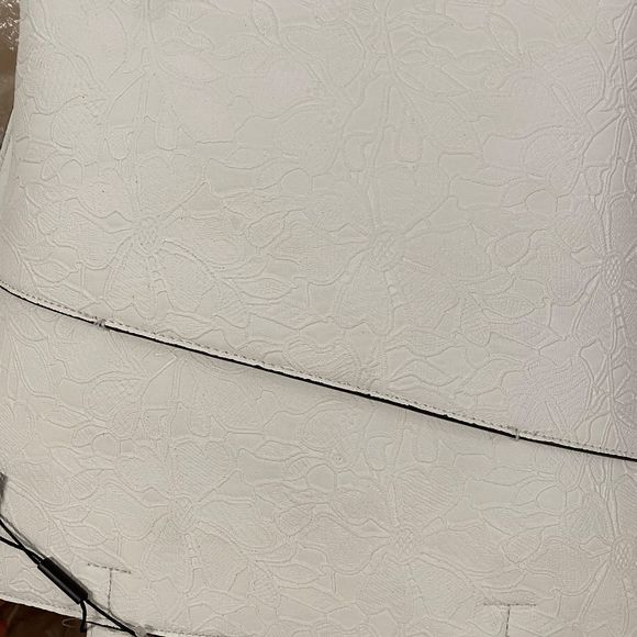 KARL LAGERFELD PARIS NWT Chantelle Floral Lace Tote -Winter White Purse, MP $168 - Picture 7 of 12